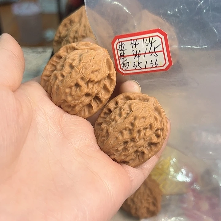 文玩核桃把件非嫁接北京