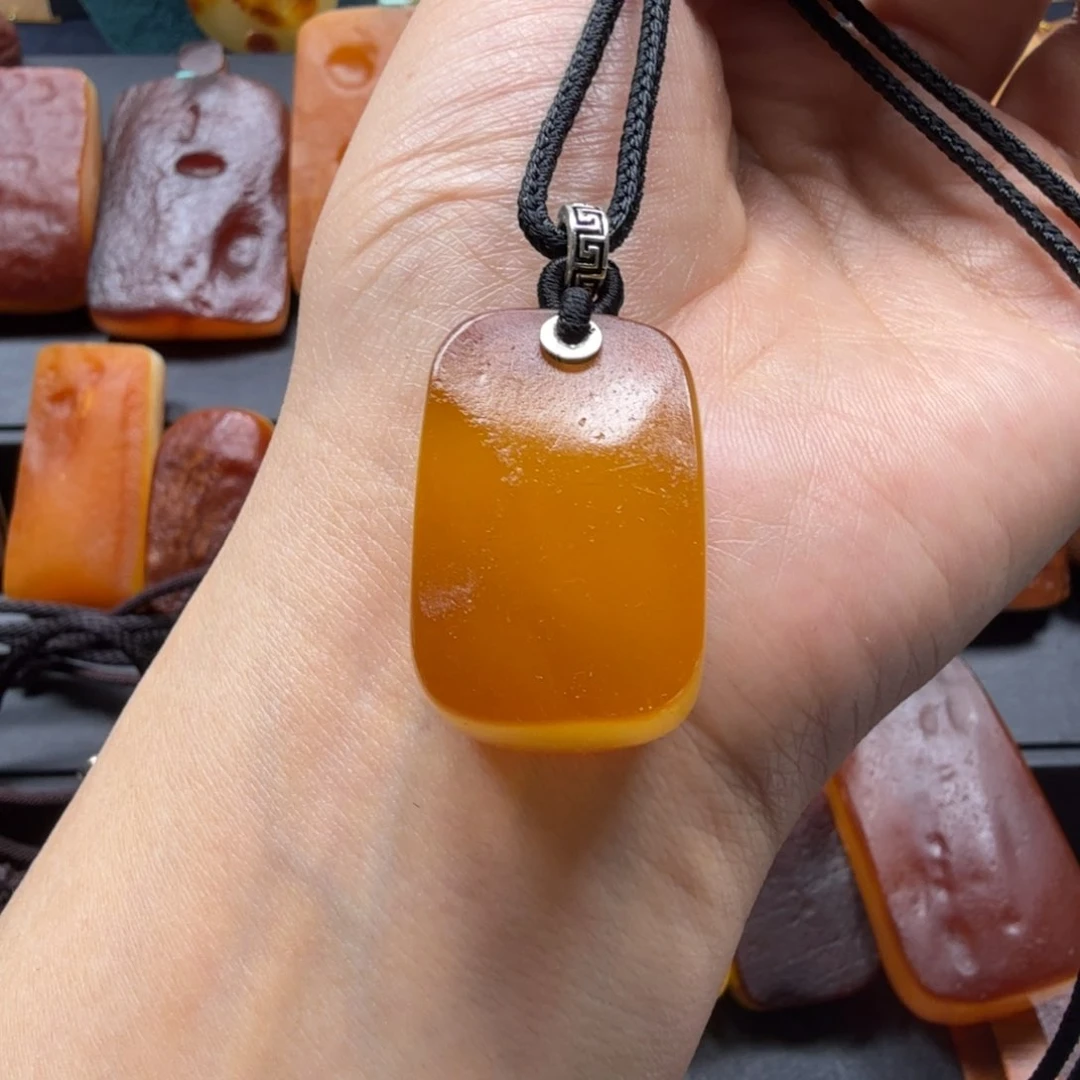 未镶嵌琥珀吊坠(赠链)