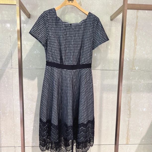 c033192b01CAIXUAN气质蕾丝拼接显瘦收腰设计优雅短款夏季裙子