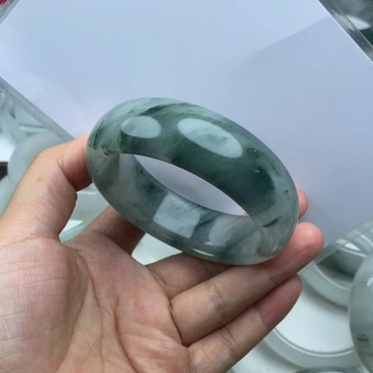 石英质玉（金丝玉）手镯未镶嵌?****?