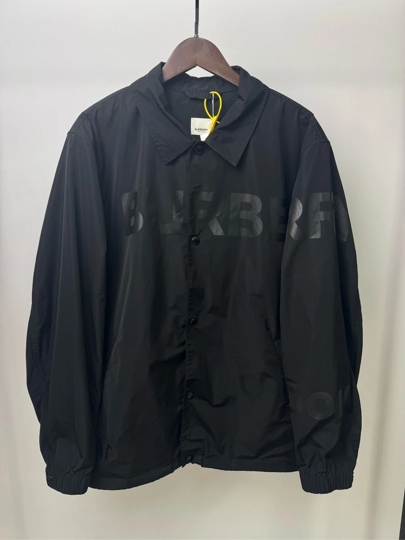 99新 BURBERRY/博柏利 弹幕冲锋衣/54码/252136