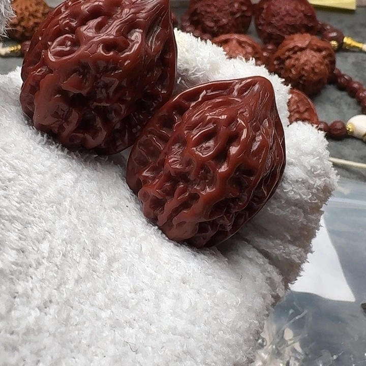 文玩核桃吊坠鸡心003