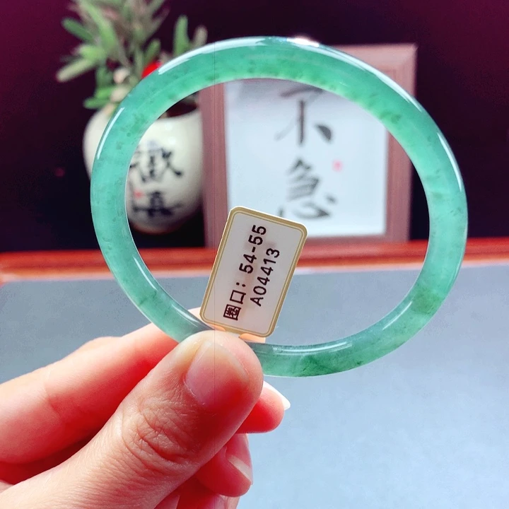 翡翠未镶嵌手镯圆镯