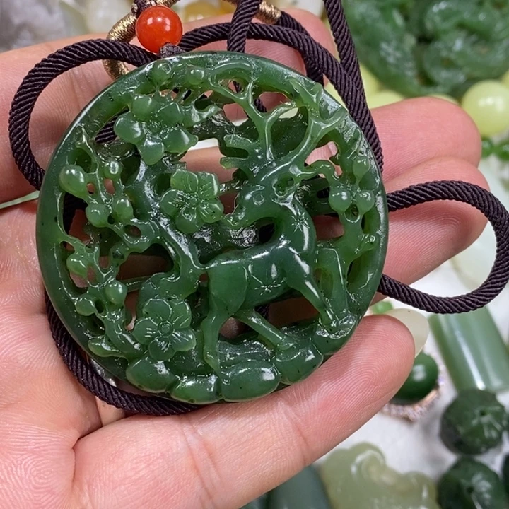 玉***蓉和田玉未镶嵌车挂