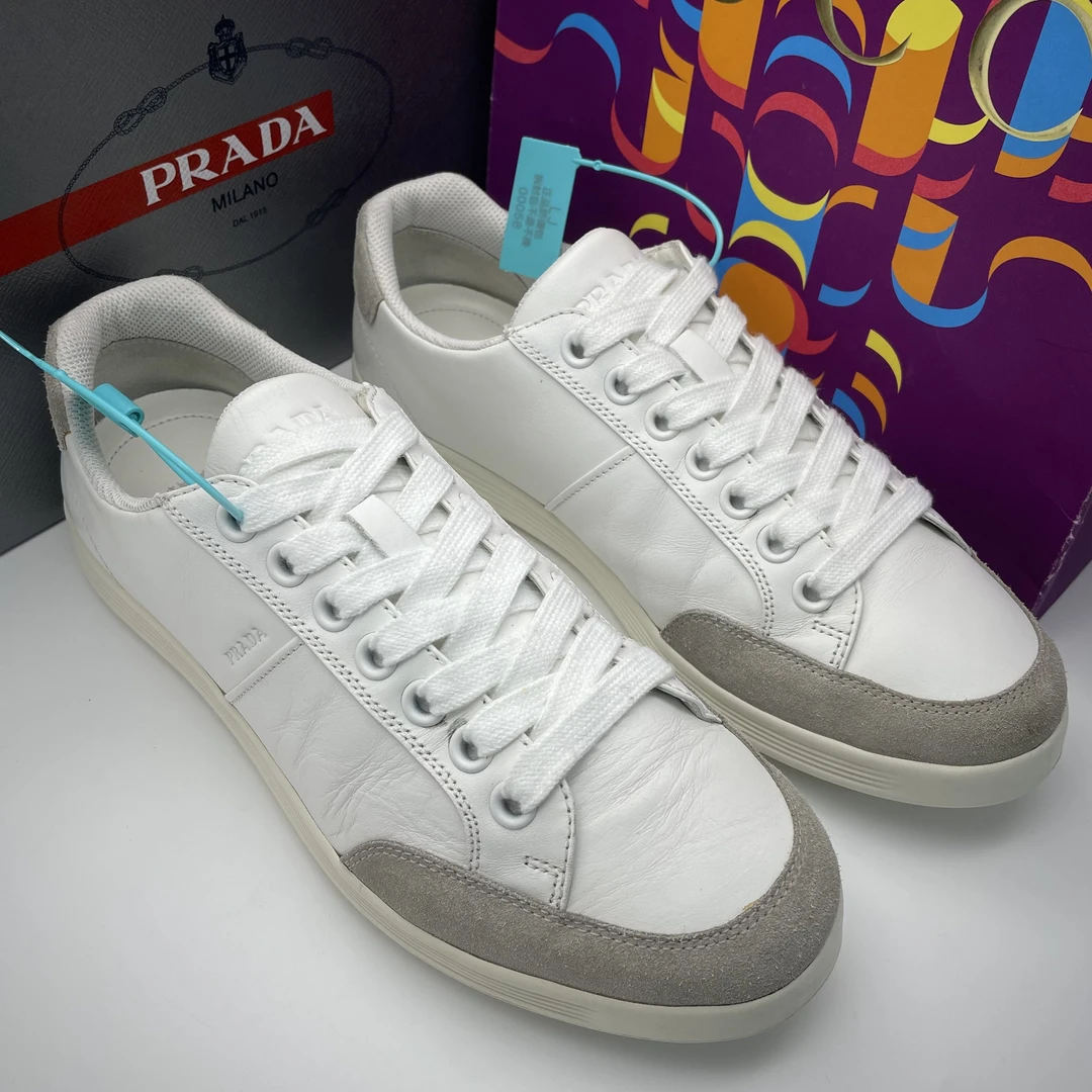 95新 Prada/普拉达 40欧码/白色皮面拼麂皮休闲时尚板鞋