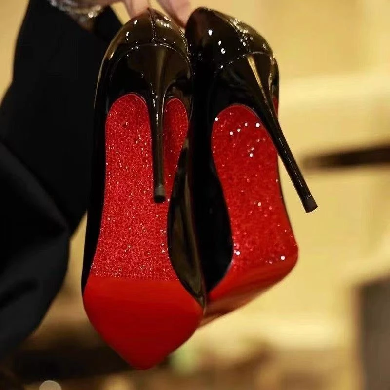 水钻红底侧空高跟鞋女细跟2025新款秋冬漆皮气质高级感不累脚单鞋