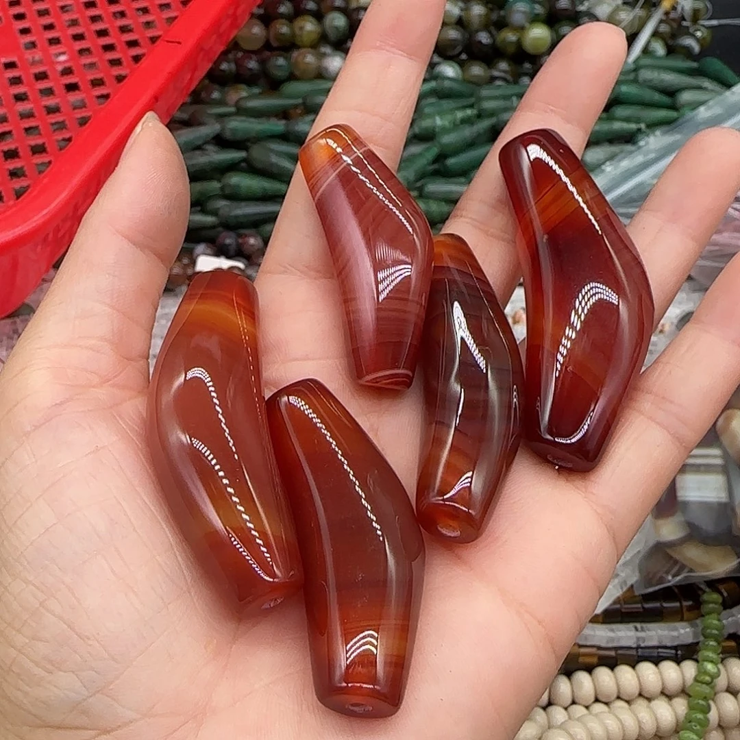 玛瑙/玉髓合金珠宝半成品玛瑙月牙一个混发不挑