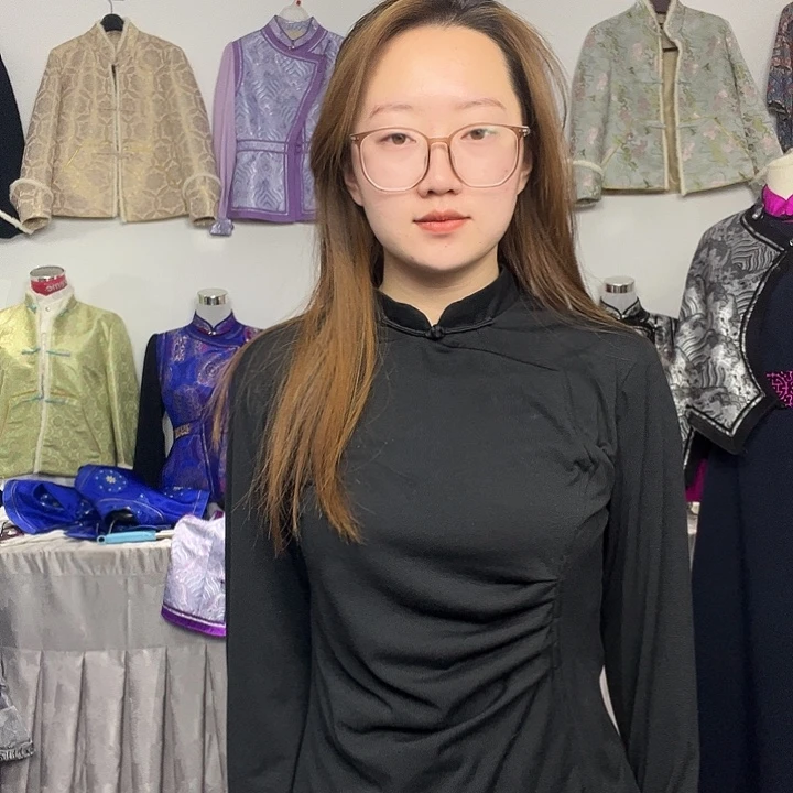 女款蒙氏内搭黑色红色