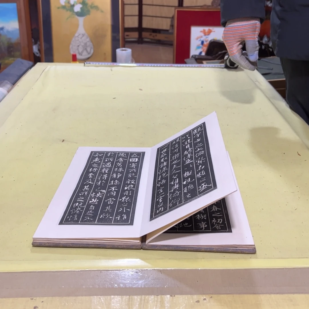 绘画惋*屏风框画茶空间设计