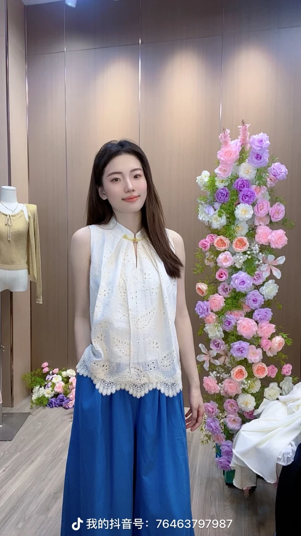 十一家新中式国风气质刺绣衬衫女镂空提花设计感显瘦无袖上衣夏