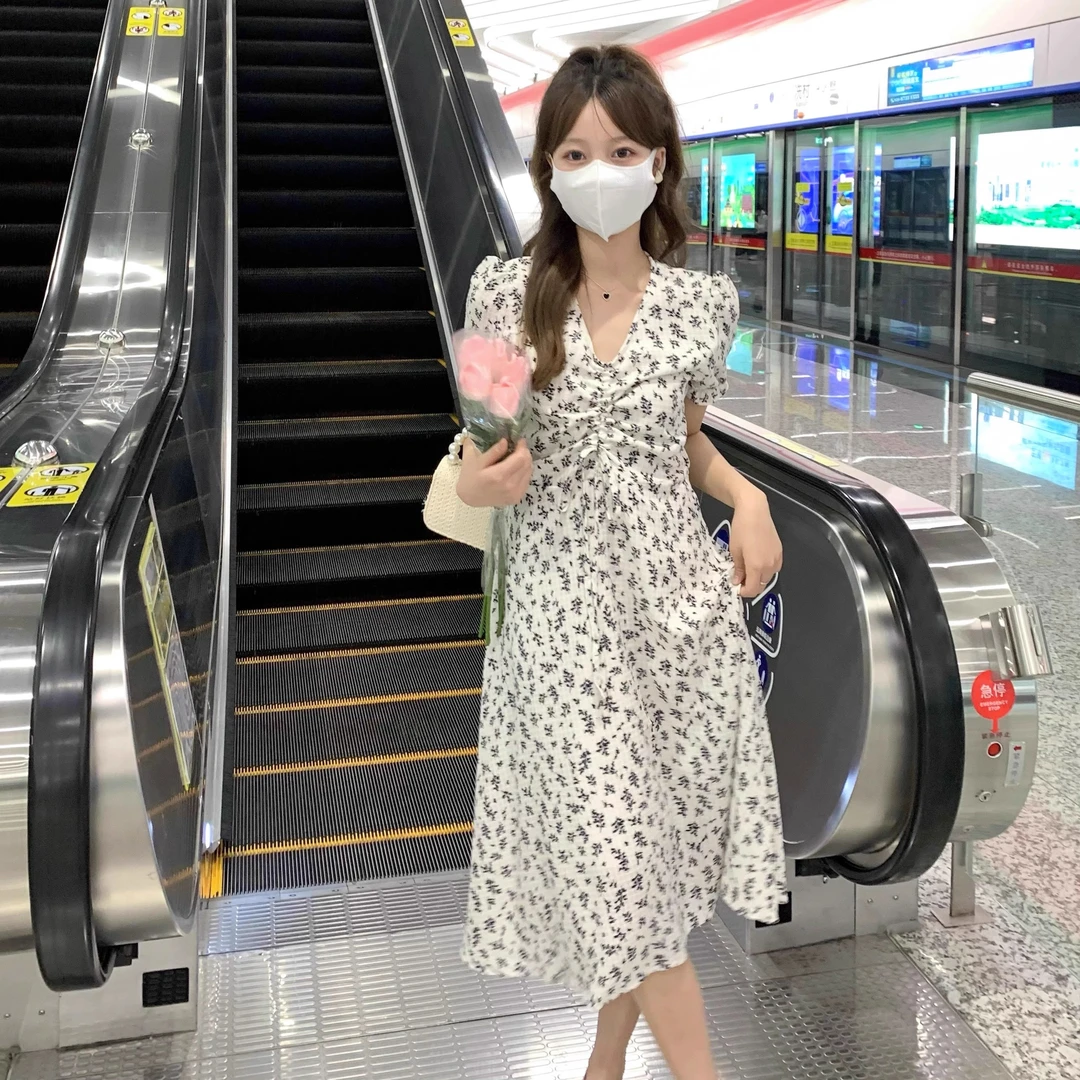 小个子气质泡泡袖连衣裙150法式小众显高v领收腰短袖长裙初恋裙xs