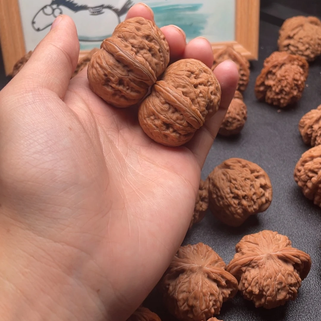 滴***纳吊坠文玩核桃瑕疵元宝