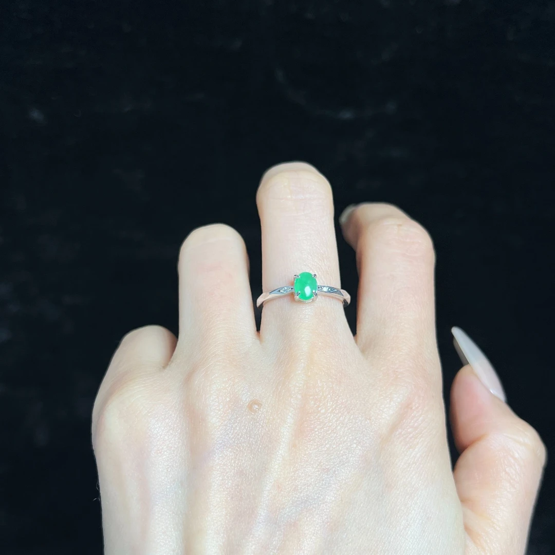 缅甸翡翠A货银镶戒指