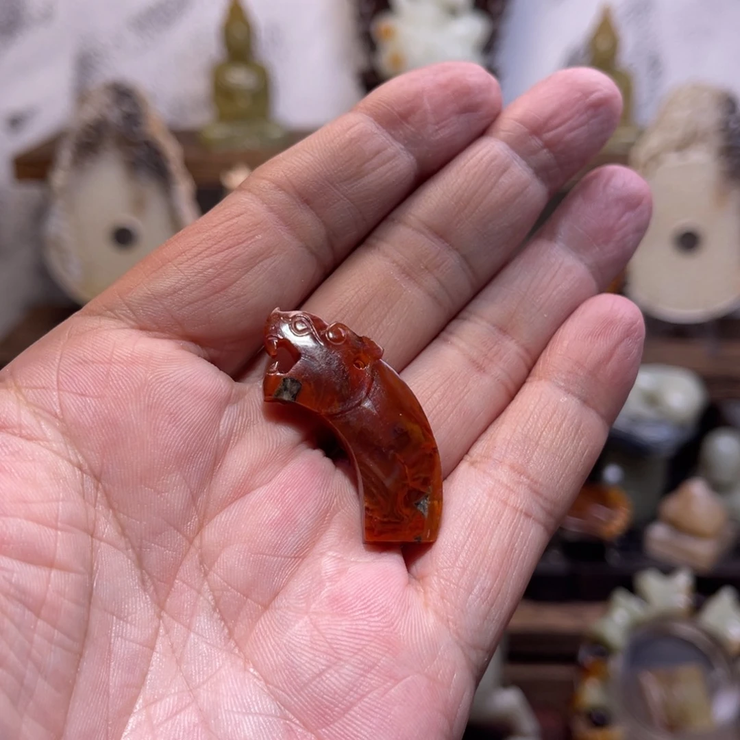 玛瑙/玉髓颈饰未镶嵌璞*