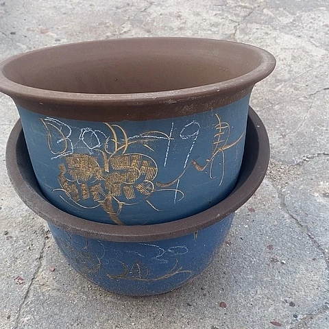 中国宜兴紫砂花盆,