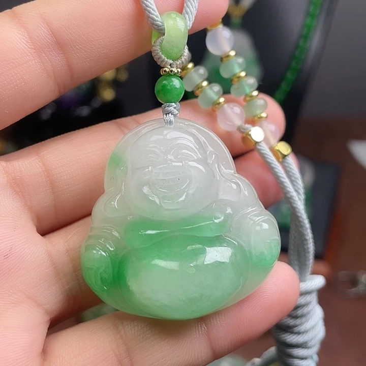 翡翠未镶嵌吊坠(赠链)