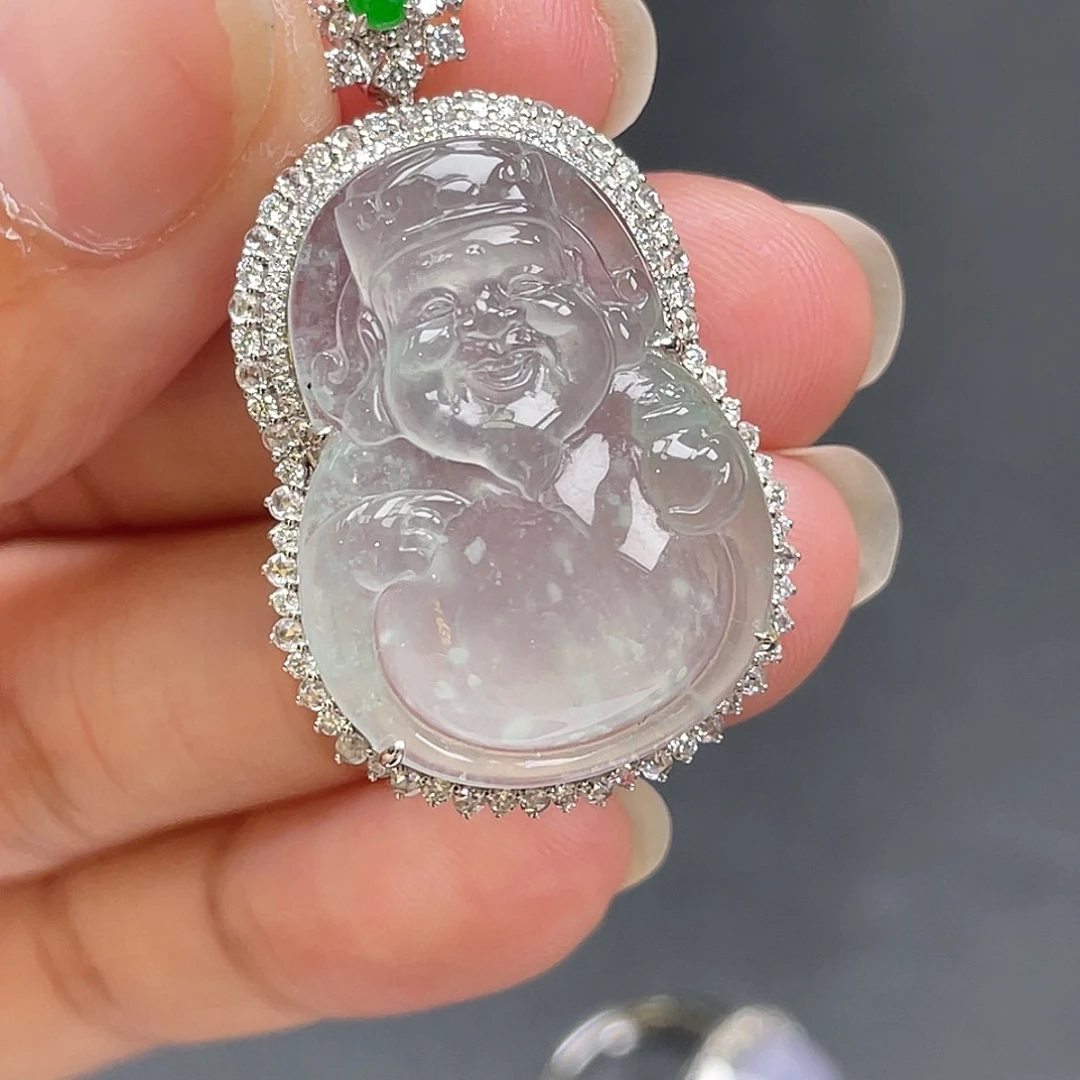 翡翠18K金镶嵌颈饰冰财神爷