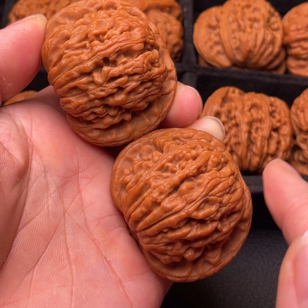文玩核桃把件秦岭野生核桃