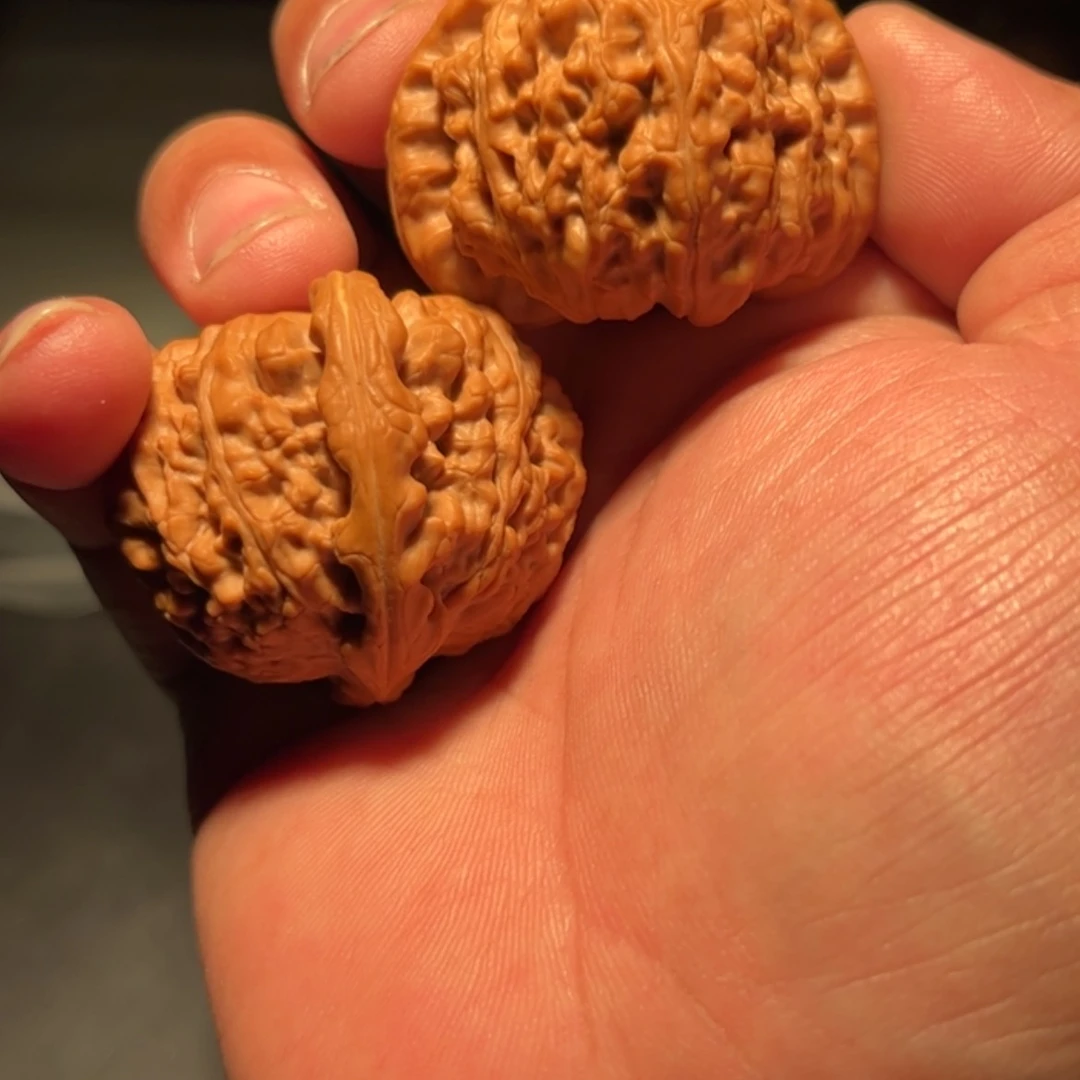 【闪购商品】信*港文玩核桃木制手把件