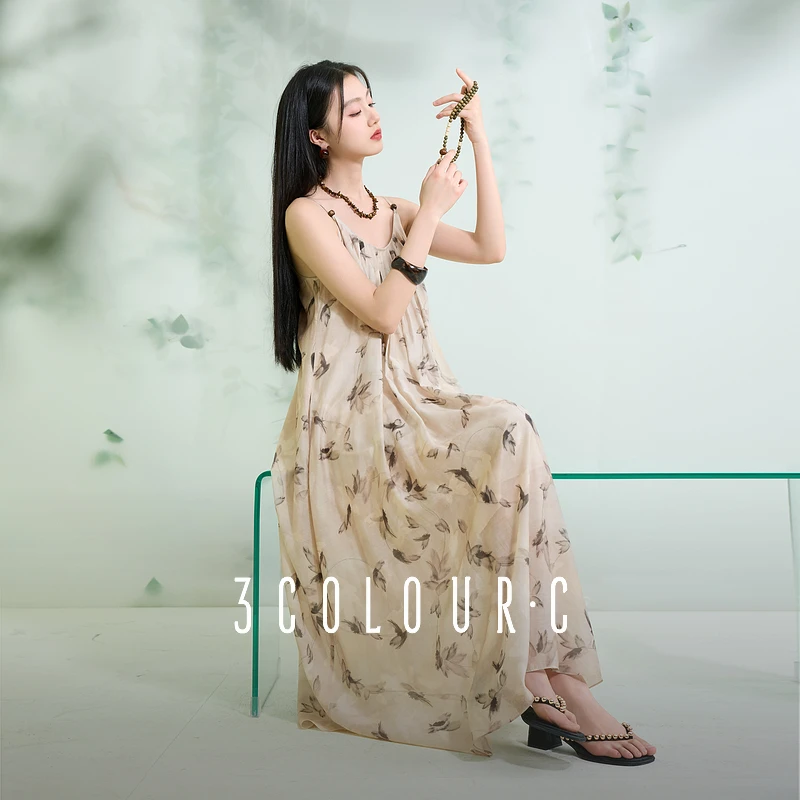 三彩【栖夏沐风】2025夏季新款新中式印花宽松吊带裙连衣裙女C