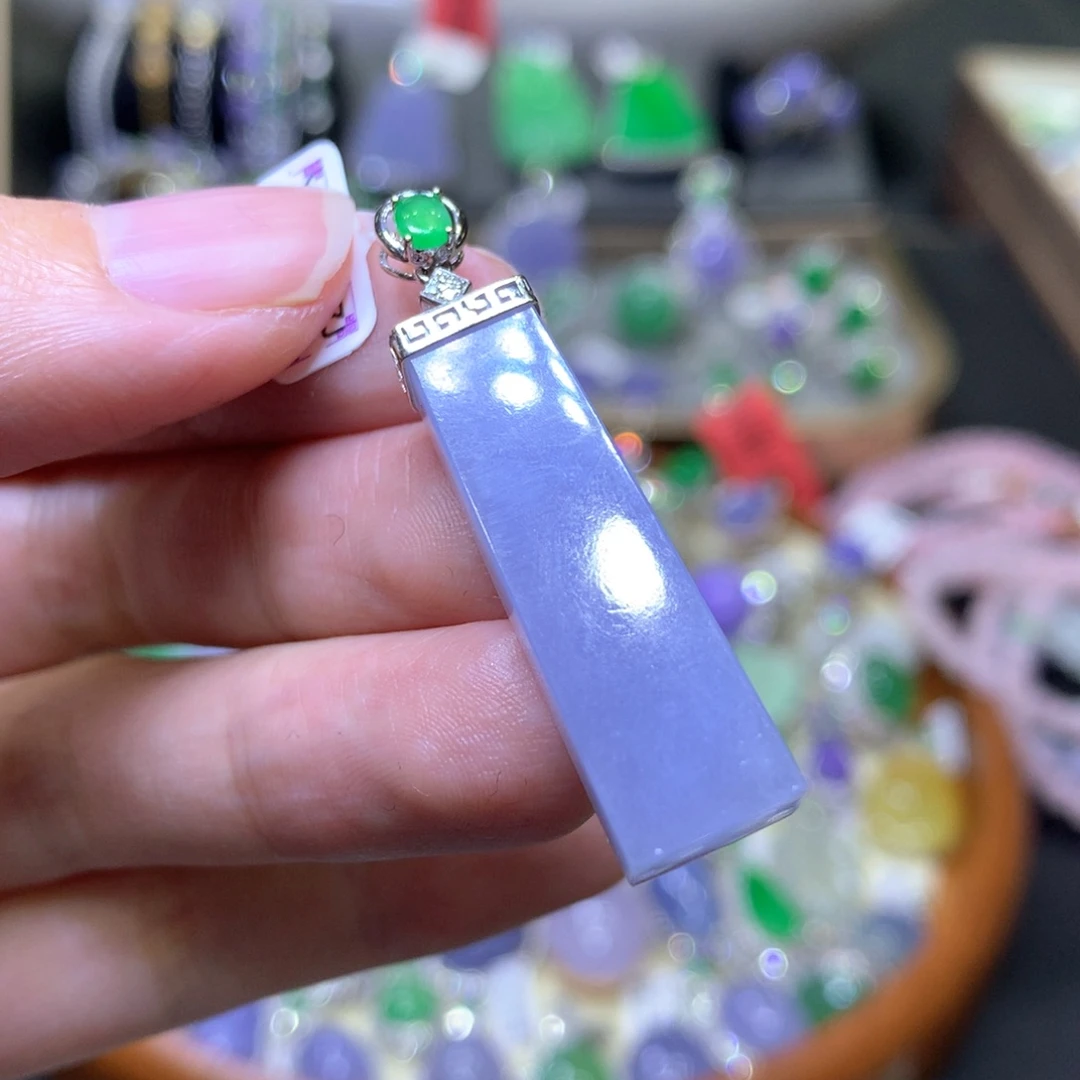 【闪购商品】翡翠颈饰18K金镶嵌翡翠吊坠项链