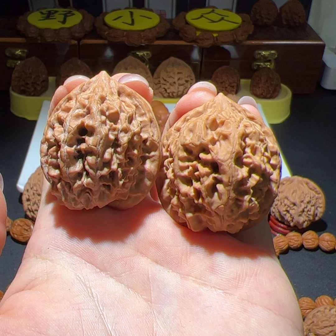 文玩核桃把件无**告苍龙虎