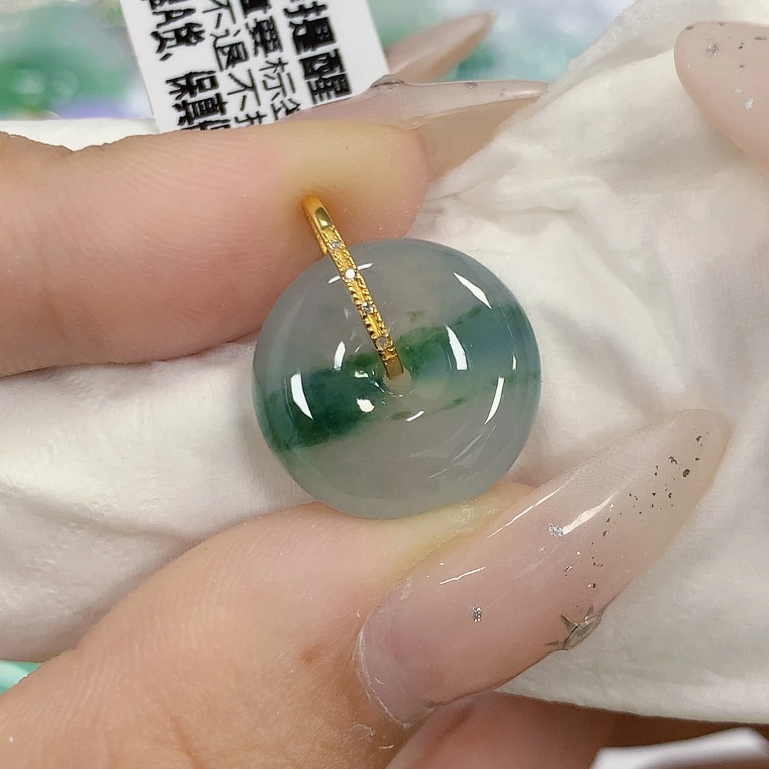 颈饰18K金镶嵌翡翠
