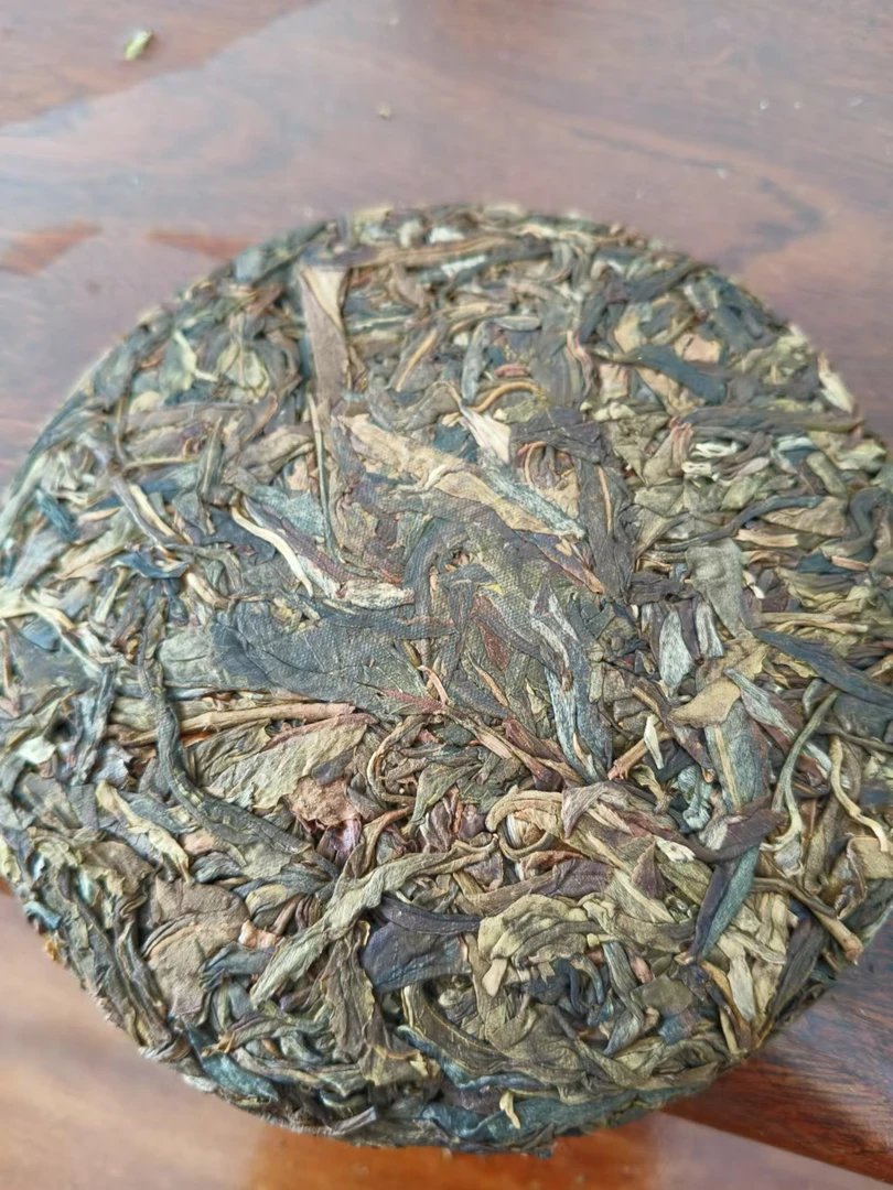 2019年勐库荒山普洱茶200克饼茶生茶