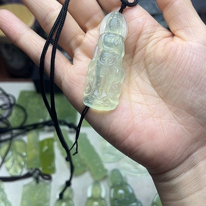 岫玉合金颈饰吊坠