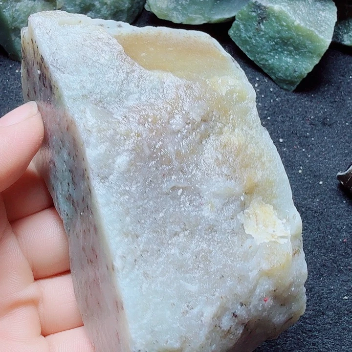 未镶嵌和田玉（糖玉）珠宝半成品