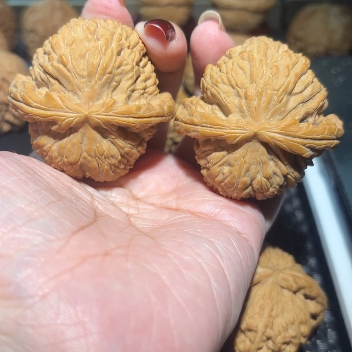 '***…把件文玩核桃47闷白