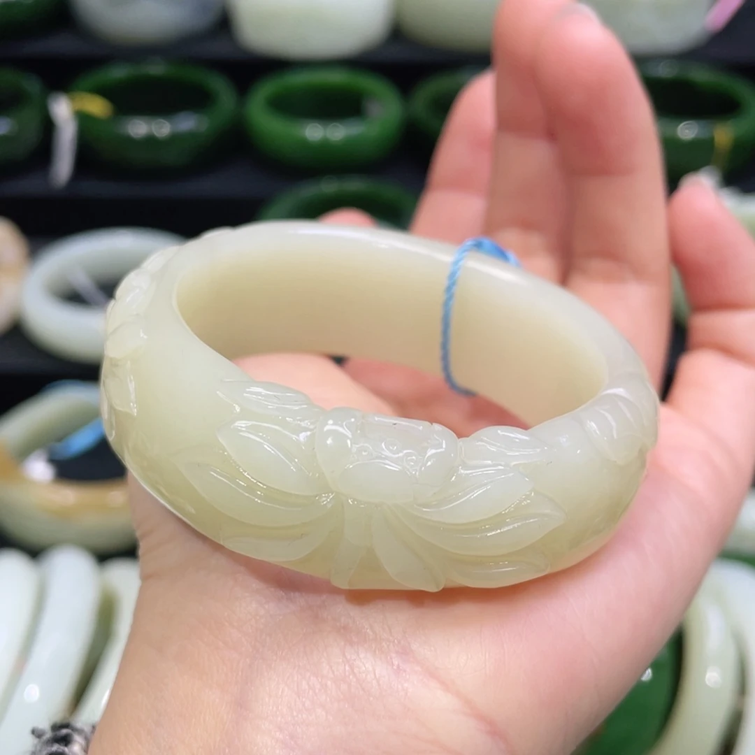 未镶嵌手镯和田玉40