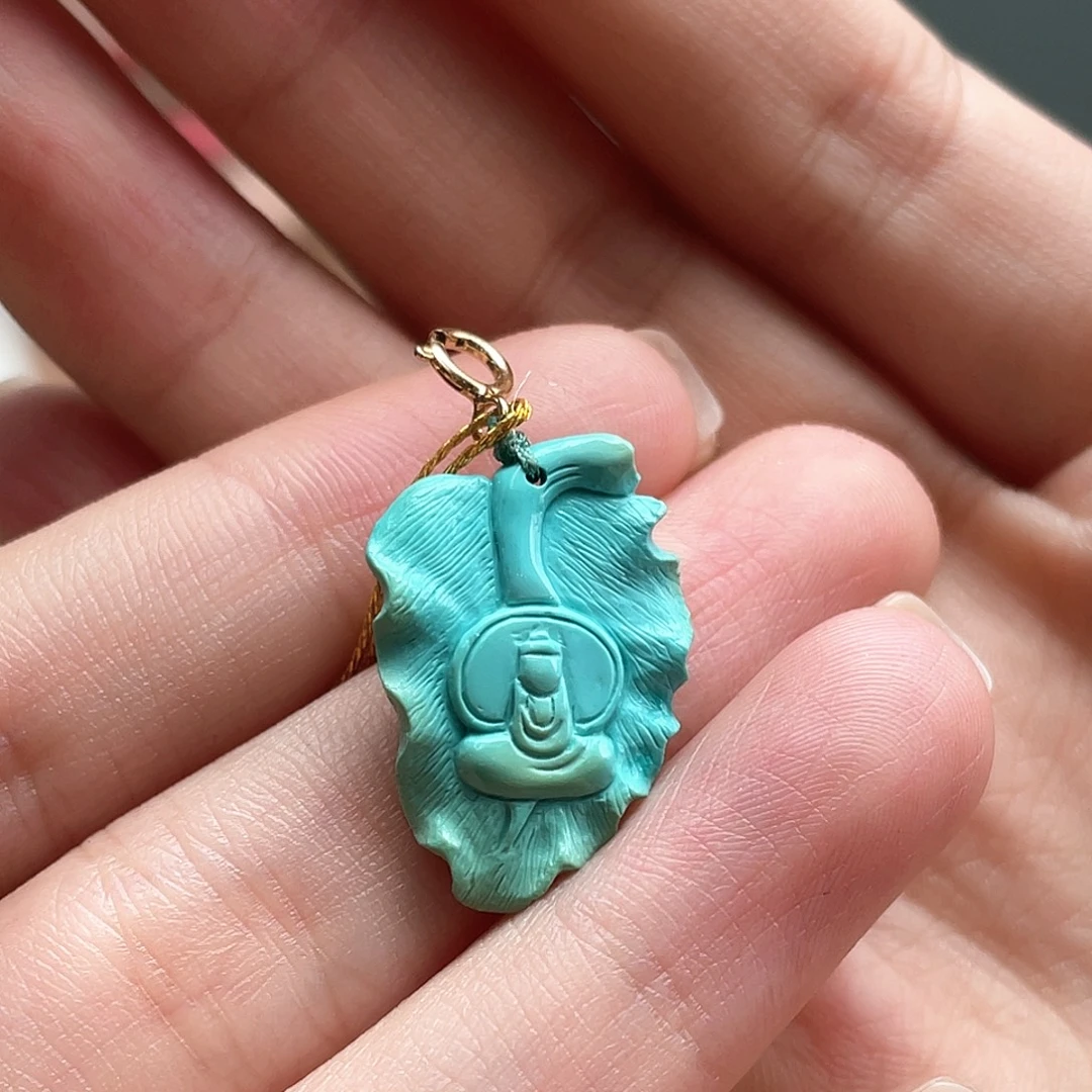 绿松石未镶嵌颈饰