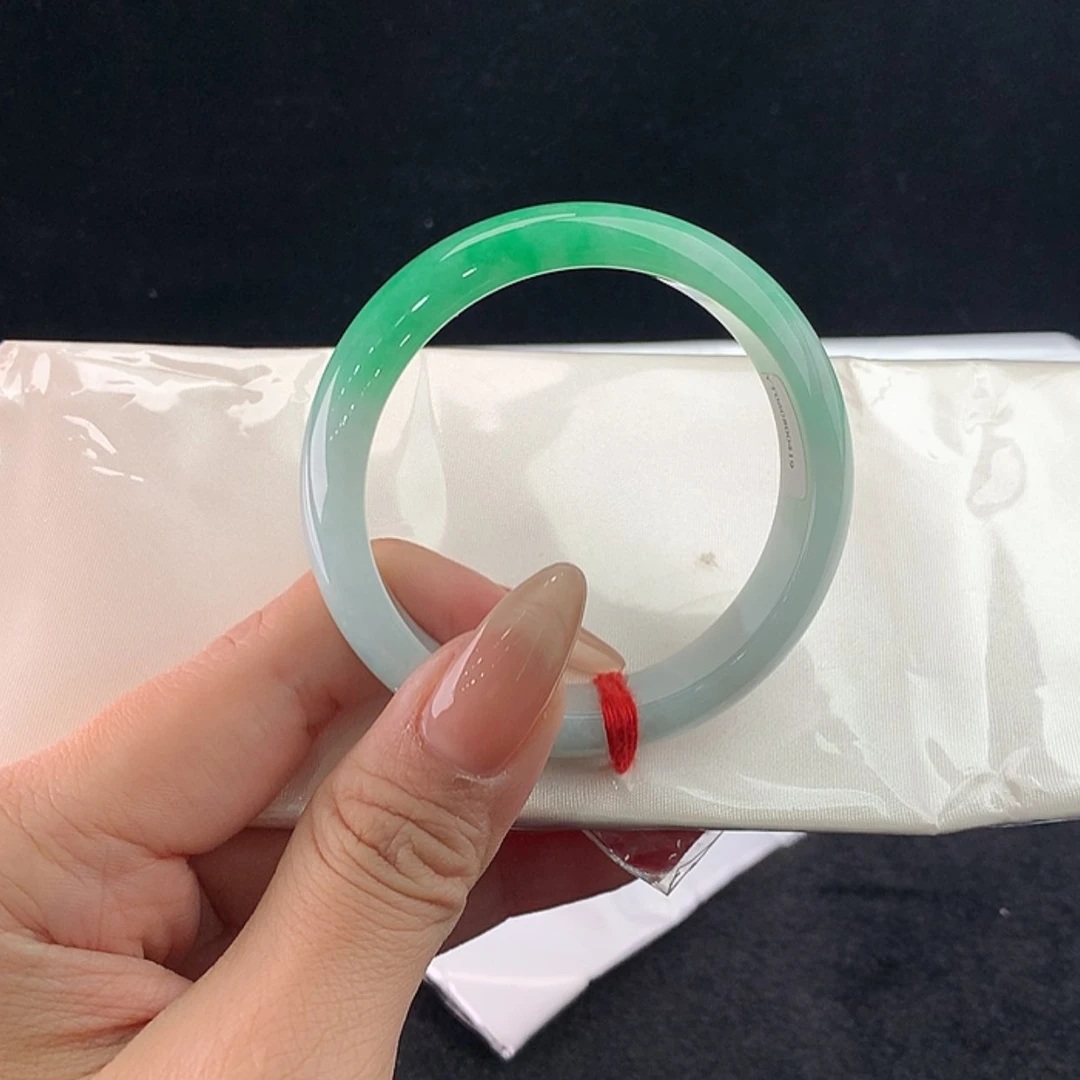【闪购商品】未镶嵌手镯翡翠正52.4