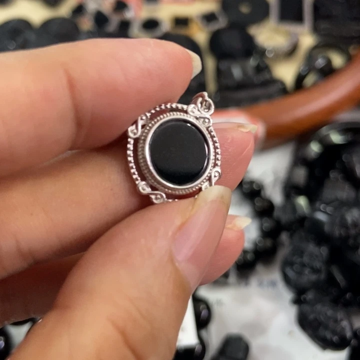 翡翠未镶嵌颈饰墨翠