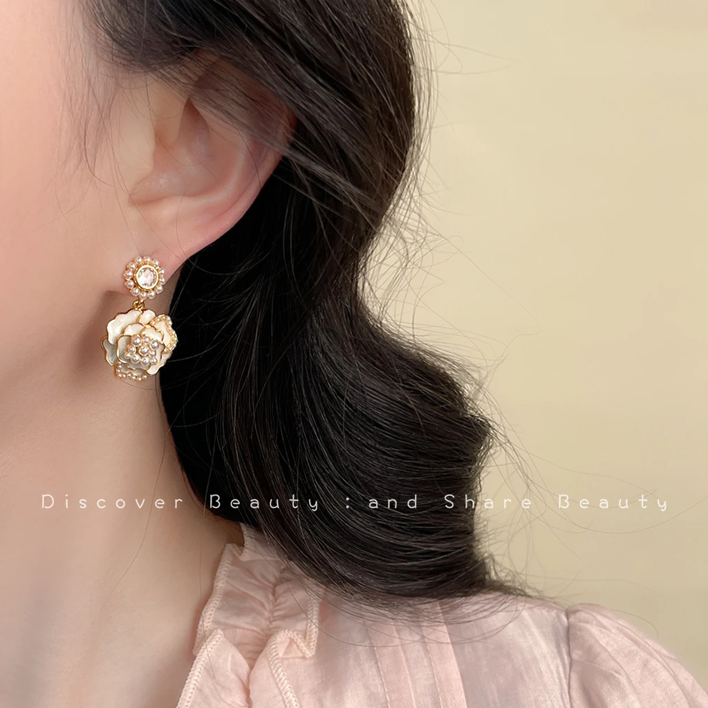 铜合金亚克力耳饰 女耳环时尚高级感珍珠耳钉轻奢赫本风甜美耳饰