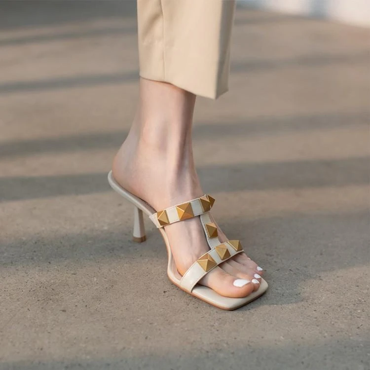 2025年夏季拖鞋女夏细跟爆款凉拖铆钉外穿时尚仙女风凉鞋懒人高跟