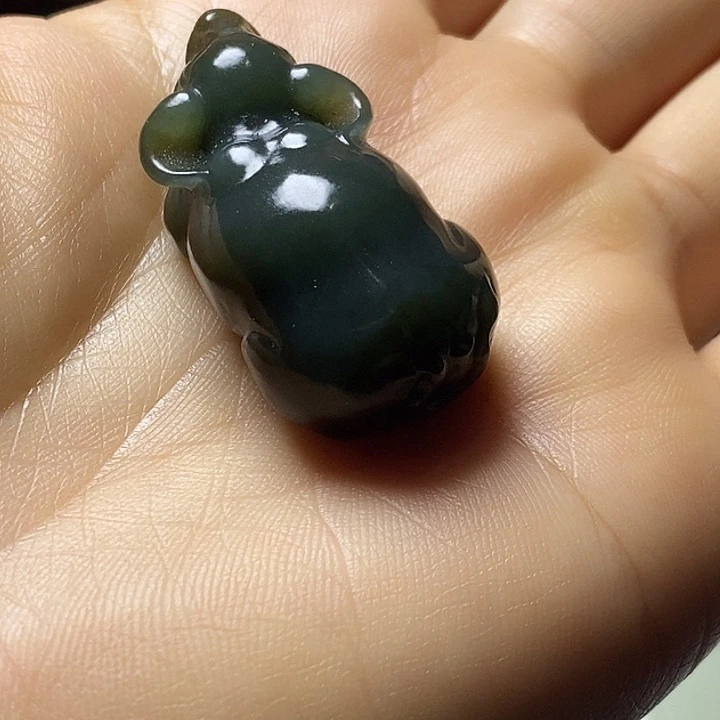 小***盖和田玉未镶嵌颈饰