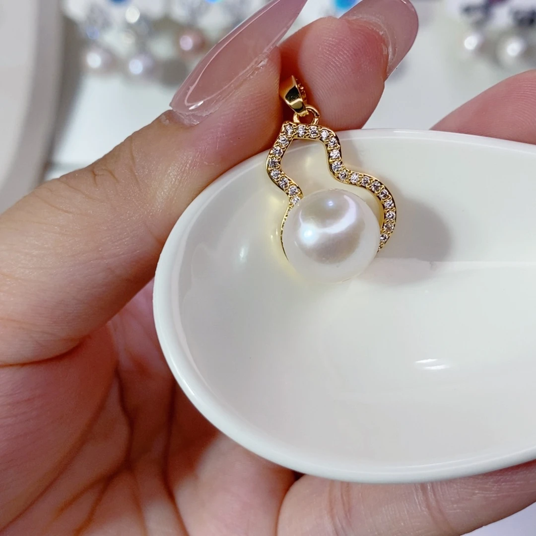 淡水珍珠未镶嵌吊坠(赠链)