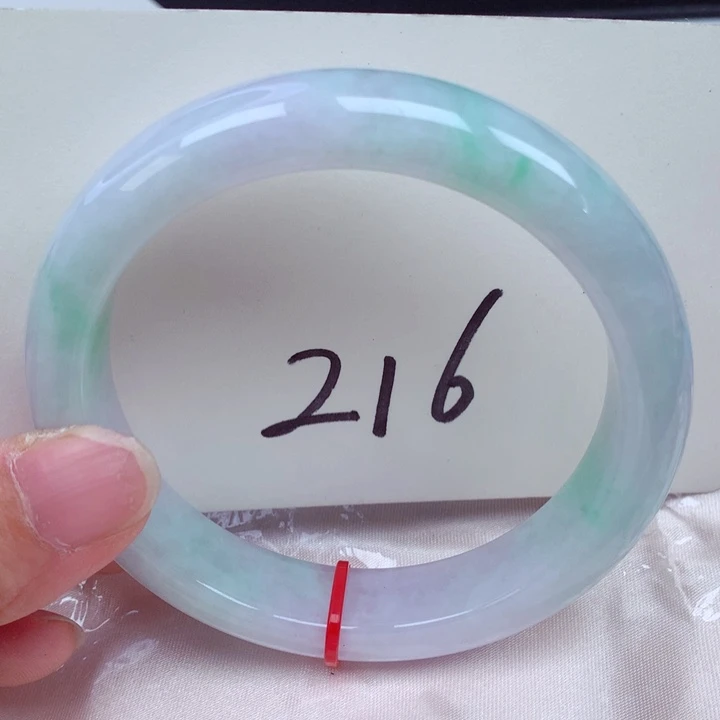 翡翠手镯未镶嵌翡翠