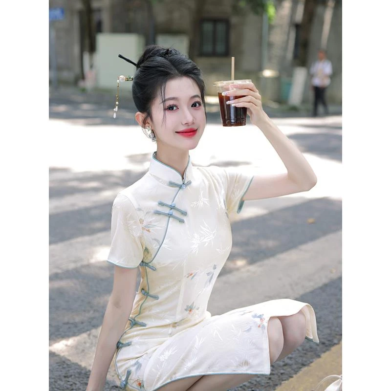 FAVMARTHA旗袍2025新款夏季改良年轻款少女白色新中式日常可穿小