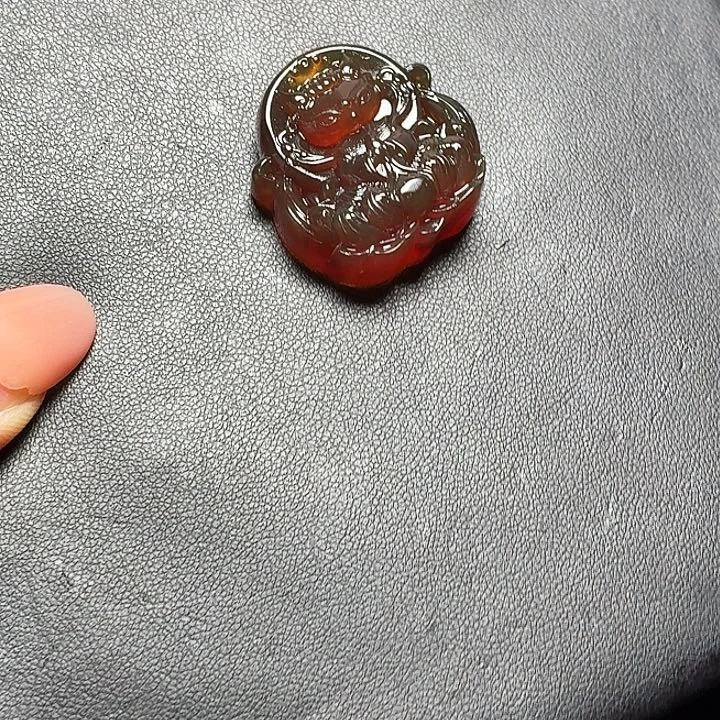 琥珀未镶嵌珠宝奇石吊