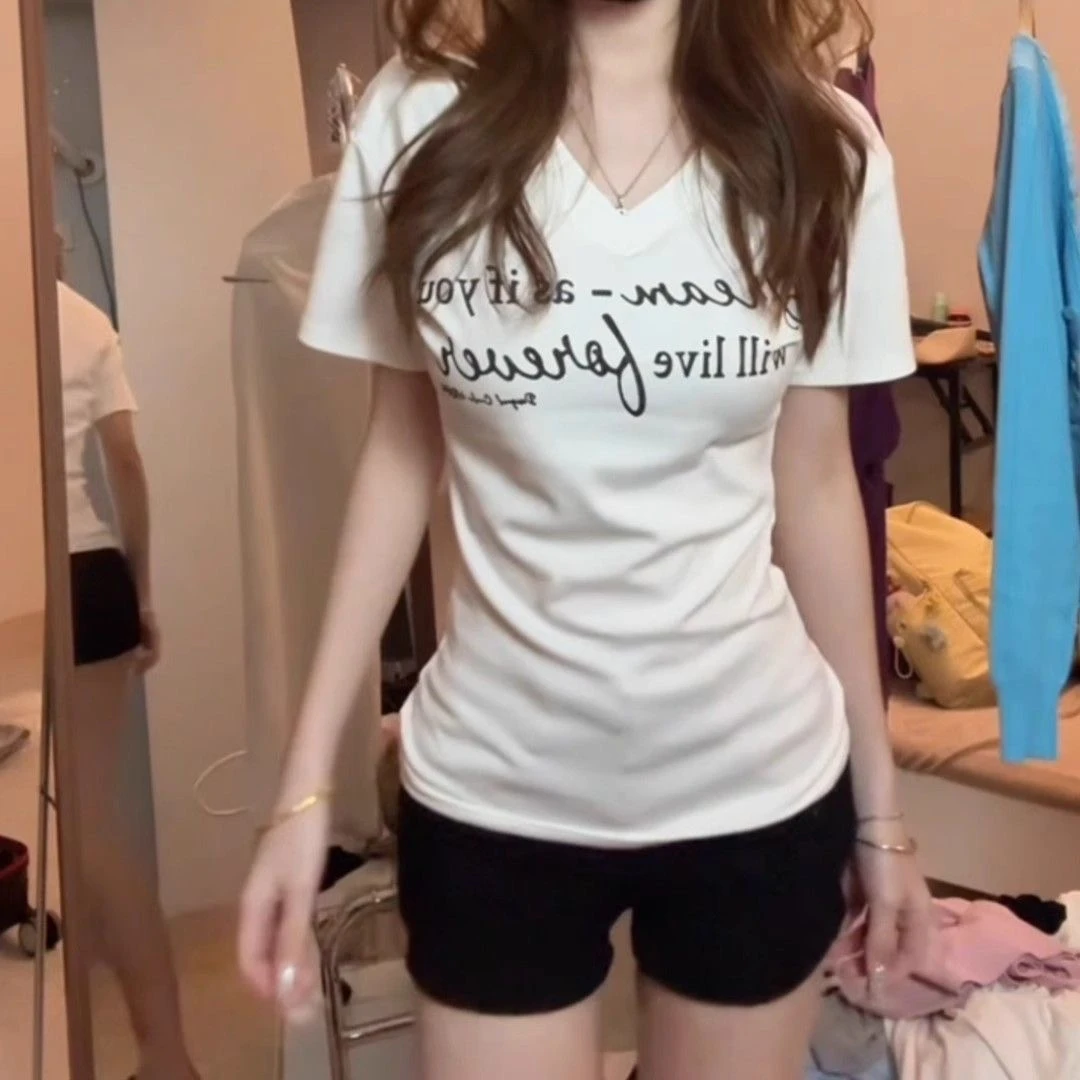 美式正肩V领字母印花短袖T恤女2025夏季新款修身收腰显瘦辣妹上衣