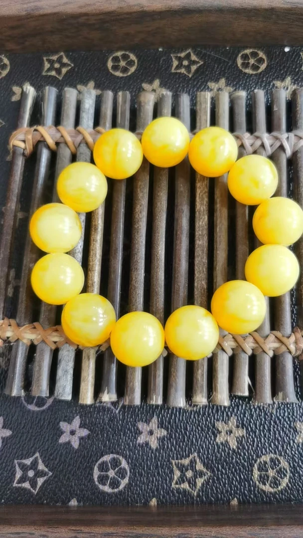 蜜蜡手串。。。。。。。