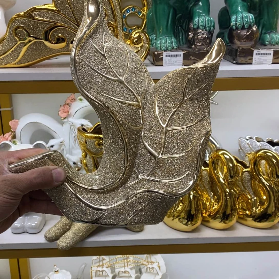 摆件陶瓷材料花瓶摆件