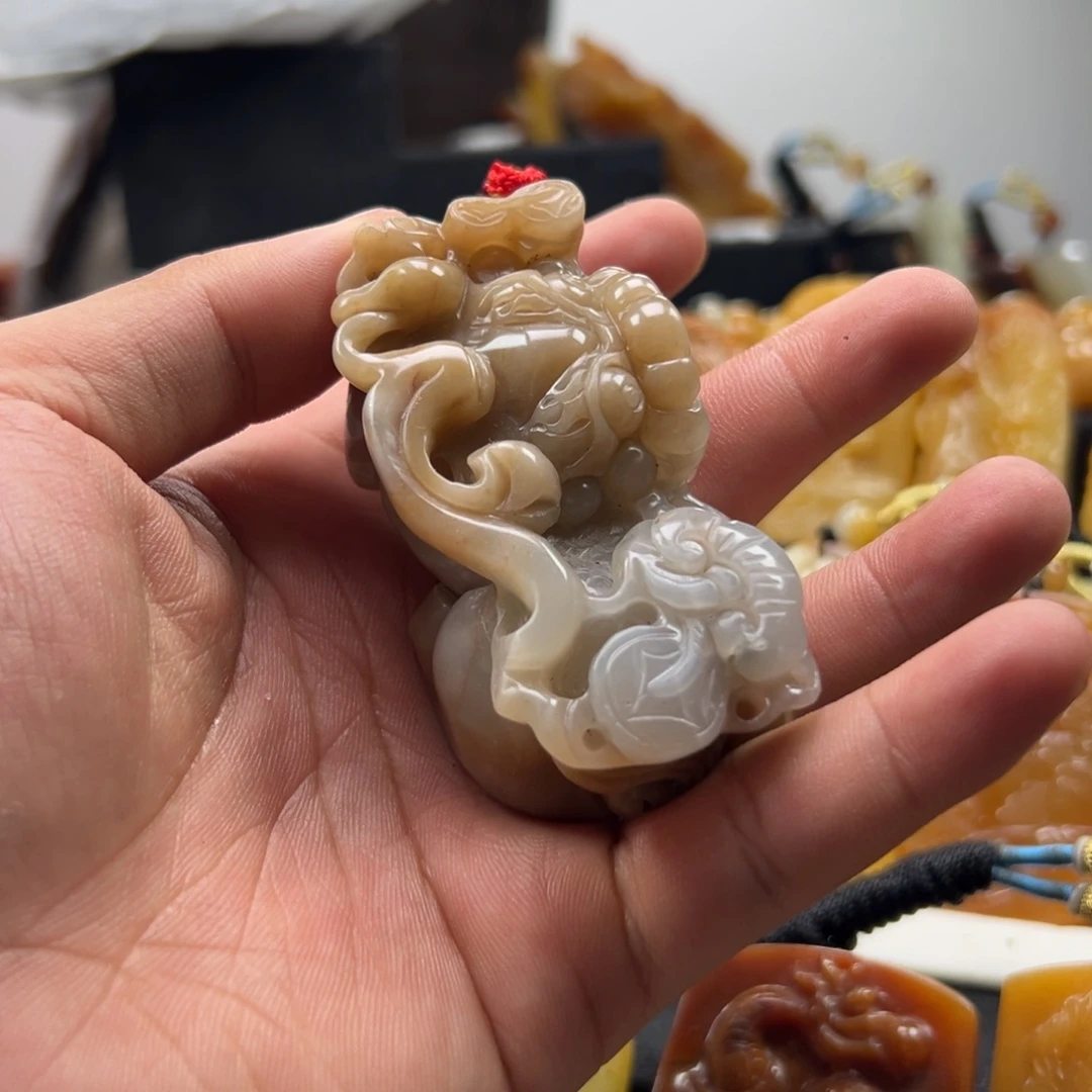 石英质玉（黄龙玉）未镶嵌多选发其一