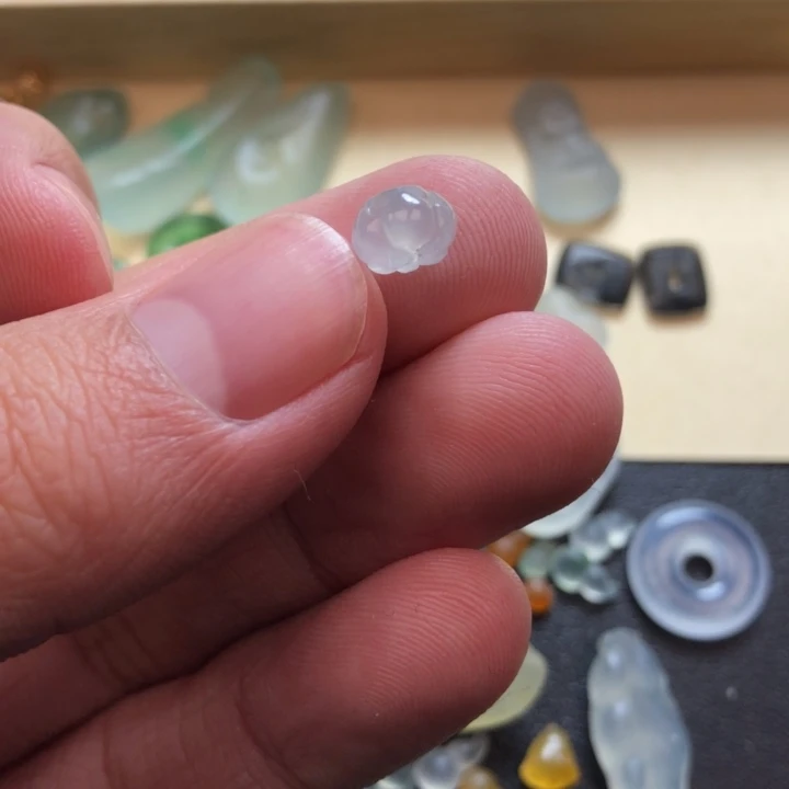 定制翡翠未镶嵌挂件