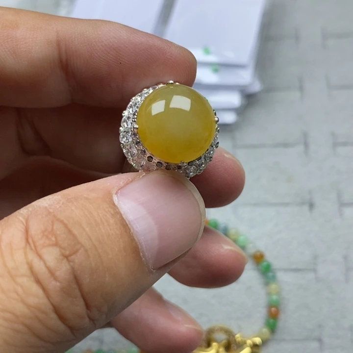 未镶嵌定制翡翠黄翡13.7mm
