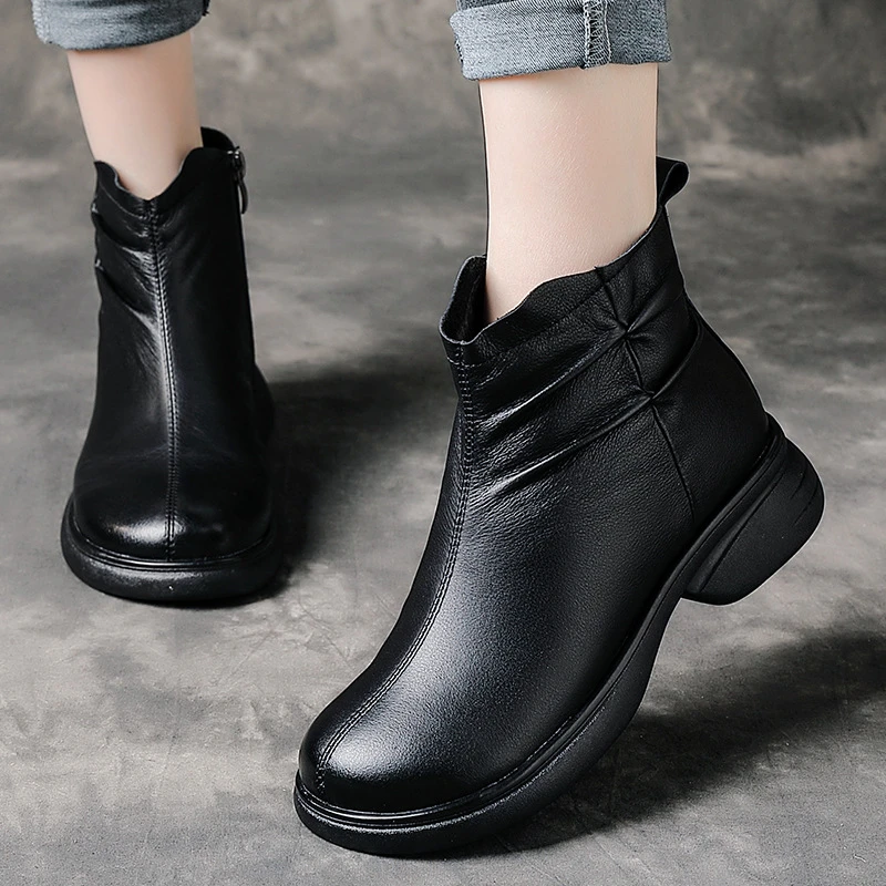 头层牛皮冬季新款时尚百搭马丁靴厚底复古短筒靴子女真皮棉靴单靴