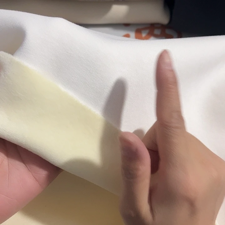 白色宝宝绒1.8×2米长带螺纹